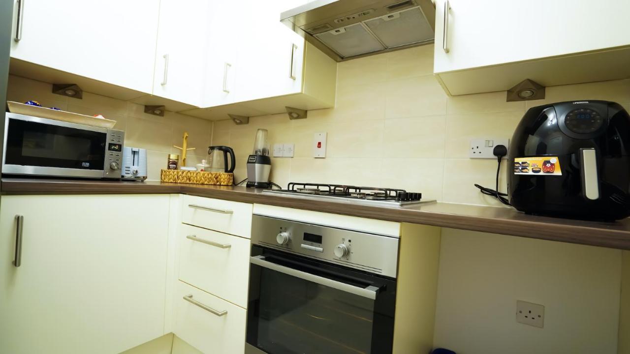 Lovely 2 Bedroom House Milton Keynes Bletchley Ngoại thất bức ảnh